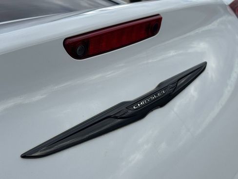 Used 2022 Chrysler 300 Touring L w/ Safetytec Plus Group image 20