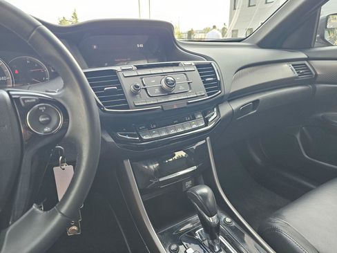 Used 2016 Honda Accord Sport image 30