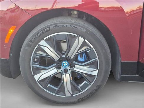 Used 2024 BMW iX xDrive50 w/ Sport Package AWD/4WD image 22