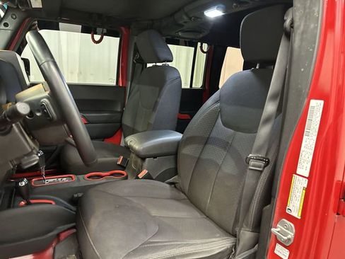 Used 2014 Jeep Wrangler Unlimited Sport w/ Quick Order Package 24S AWD/4WD image 16