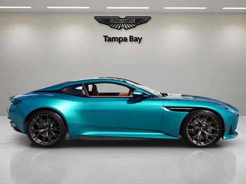 Used 2025 Aston Martin DB12 Coupe image 5