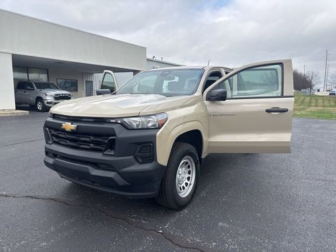 Used 2024 Chevrolet Colorado W/T RWD image 16