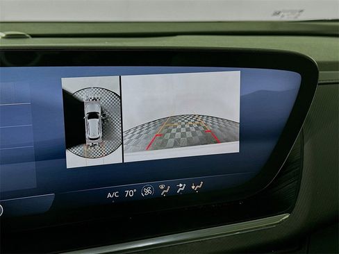 Used 2024 Buick Envision Preferred image 18