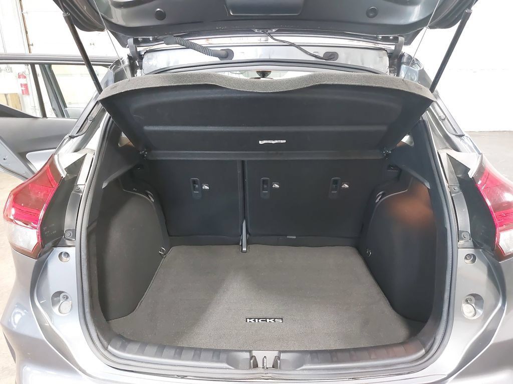 Certified 2023 Nissan Kicks SR w/ SR Premium Package FWD image 12