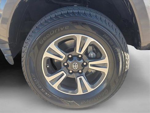 Certified 2018 Toyota Tacoma TRD Sport image 22