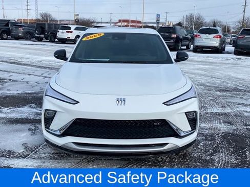 Certified 2025 Buick Envista Sport Touring w/ Convenience I Package image 2