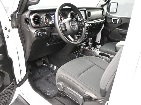 Used 2022 Jeep Wrangler Unlimited Sport AWD/4WD image 2