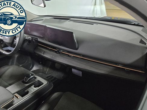 Used 2023 Nissan Ariya AWD image 35