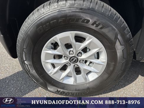 Used 2024 Nissan Frontier SV AWD/4WD image 18