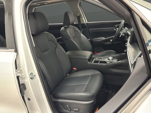 Used 2025 Kia Sorento EX w/ EX Panoramic Sunroof Package AWD/4WD image 24