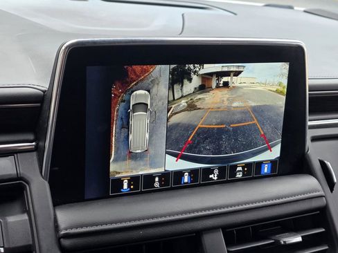 Used 2023 Chevrolet Suburban LT w/ Luxury Package image 16