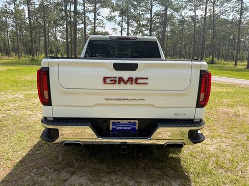 Used 2021 GMC Sierra 1500 SLT w/ SLT Premium Plus Package AWD/4WD image 4