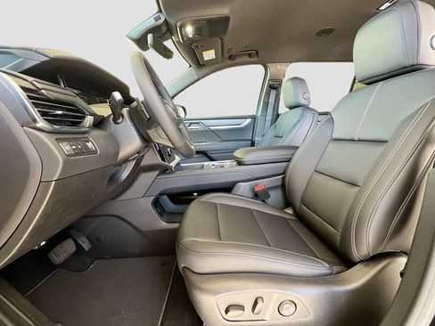 New 2026 GMC Acadia Elevation w/ Elevation Premium Package FWD image 15
