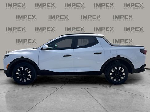 Used 2025 Hyundai Santa Cruz SEL FWD image 2