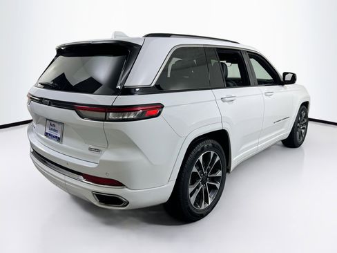Used 2022 Jeep Grand Cherokee Overland AWD/4WD image 5