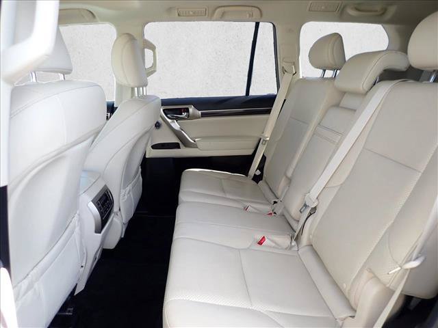 Used 2020 Lexus GX 460 Luxury w/ Accessory Package AWD/4WD image 9