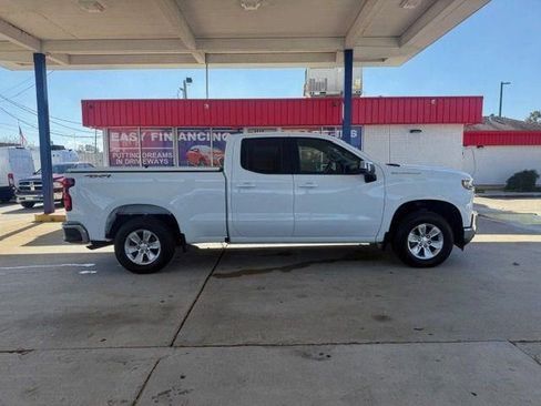 Used 2020 Chevrolet Silverado 1500 LT w/ Convenience Package image 4