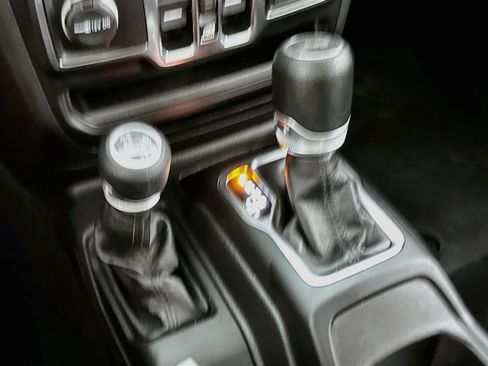 Used 2023 Jeep Wrangler Unlimited w/ Cold Weather Group AWD/4WD image 19