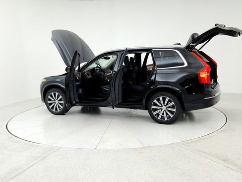 New 2025 Volvo XC90 B6 Plus w/ Protection Package Premier image 12