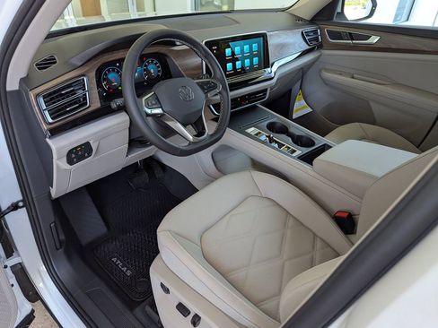 New 2026 Volkswagen Atlas SE image 11