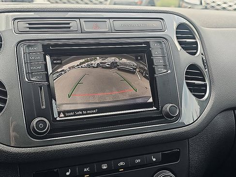 Used 2017 Volkswagen Tiguan Wolfsburg Edition AWD/4WD image 25