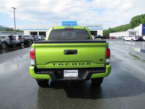 Used 2023 Toyota Tacoma TRD Off-Road w/ TRD Premium Off Road Package AWD/4WD image 6