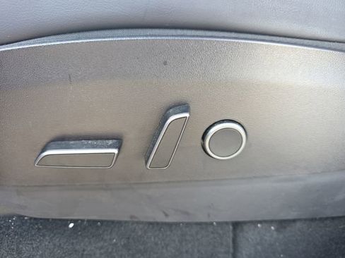 Used 2023 Tesla Model Y Long Range image 17