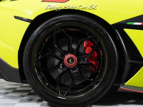Used 2019 Lamborghini Aventador SVJ AWD/4WD image 16