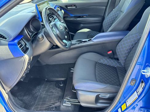 Used 2022 Toyota C-HR XLE FWD image 12