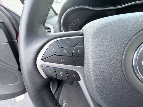 Used 2021 Jeep Grand Cherokee Laredo X image 18