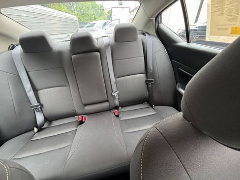 Used 2025 Nissan Altima 2.5 SV FWD image 32