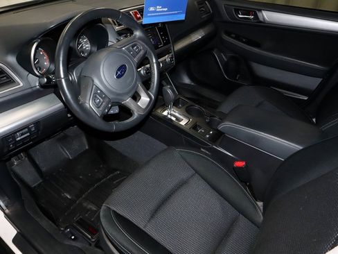 Used 2017 Subaru Outback 2.5i Premium image 25