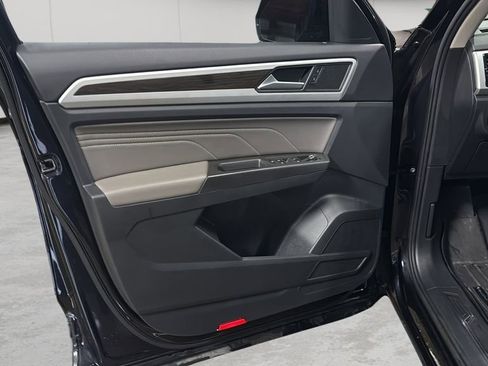 Used 2022 Volkswagen Atlas SE image 13