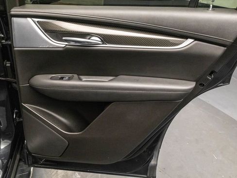 Used 2023 Cadillac XT6 Sport w/ Technology Package image 32