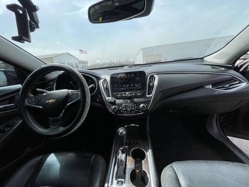 Used 2017 Chevrolet Malibu Premier w/ Premier Sun and Wheel Package FWD image 31