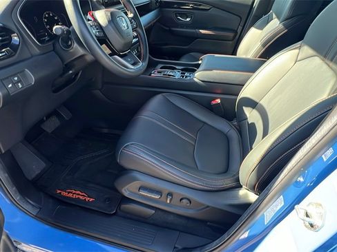 Used 2025 Honda Pilot TrailSport image 13