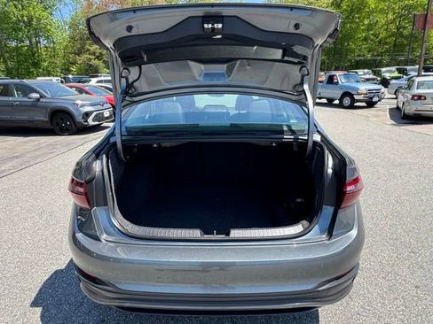 Used 2022 Volkswagen Jetta SE FWD image 19