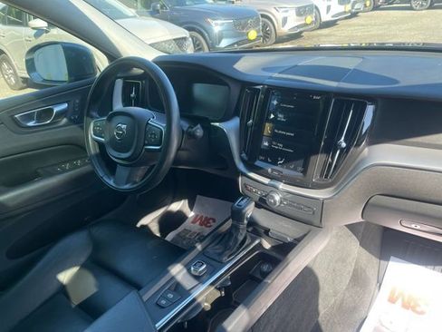 Used 2018 Volvo XC60 T5 Momentum w/ Vision Package AWD/4WD image 22