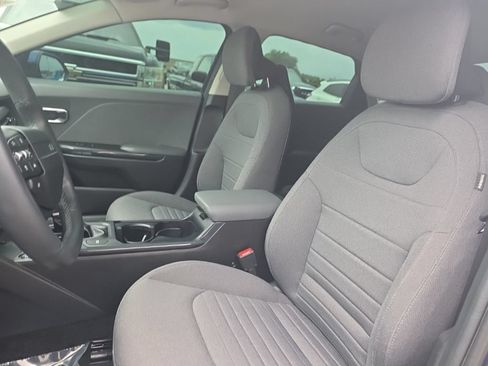 Used 2025 Kia K4 EX FWD image 15