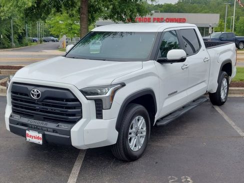 Used 2025 Toyota Tundra SR5 w/ SR5 Premium Package AWD/4WD image 7