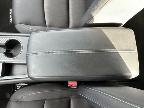 Used 2024 Nissan Altima 2.5 S FWD image 21