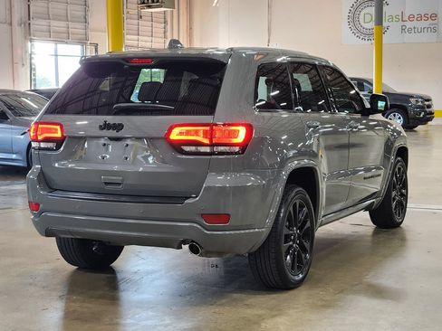 Used 2019 Jeep Grand Cherokee Altitude RWD image 8