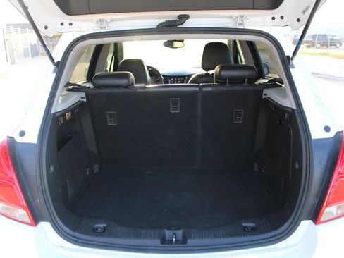 Used 2020 Chevrolet Trax LT w/ LT Convenience Package FWD image 7