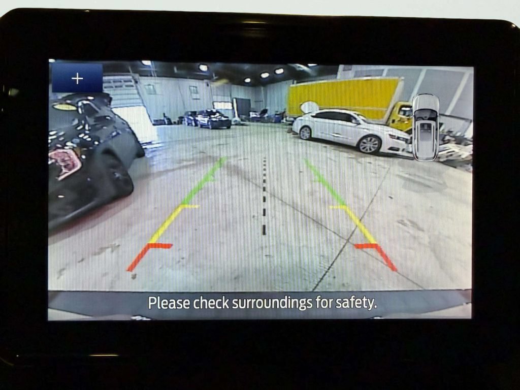 Used 2020 Ford Explorer XLT w/ Equipment Group 202A AWD/4WD image 38