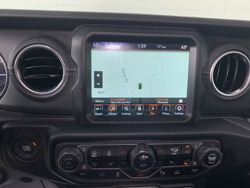 Used 2022 Jeep Wrangler Unlimited Sahara w/ Cold Weather Group AWD/4WD image 25