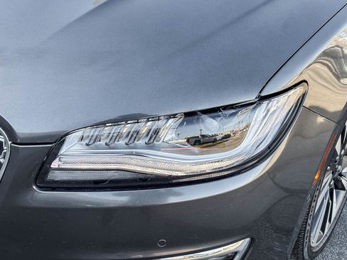 Used 2019 Lincoln MKZ Reserve FWD image 9