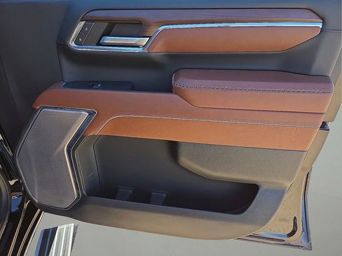 Used 2024 GMC Sierra 3500 Denali Ultimate image 15