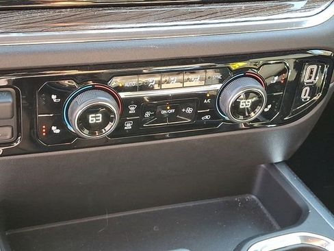 Used 2023 Chevrolet Silverado 1500 RST image 19