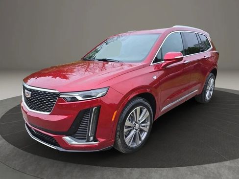 Used 2023 Cadillac XT6 Premium Luxury AWD/4WD image 2