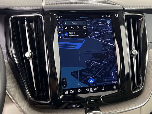 Certified 2023 Volvo XC60 B5 Ultimate w/ Protection Package Premier image 20